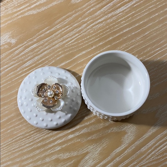 Ceramic Jewelry storage - Picture 3 of 3